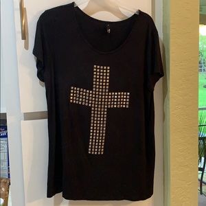 ING xl super soft studded cross t shit
